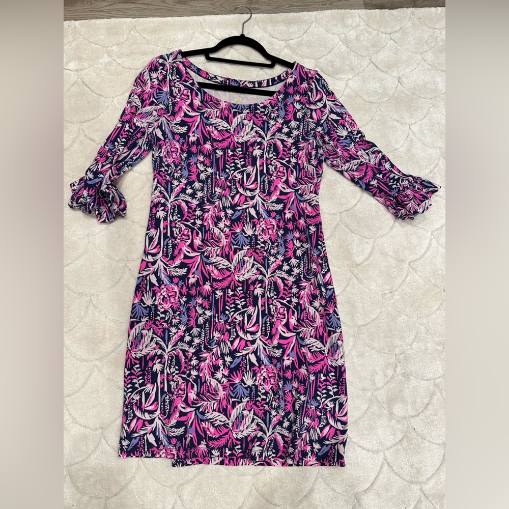 Like new Lilly Pulitzer dress 3/4 sleeve ruffles palm print medium